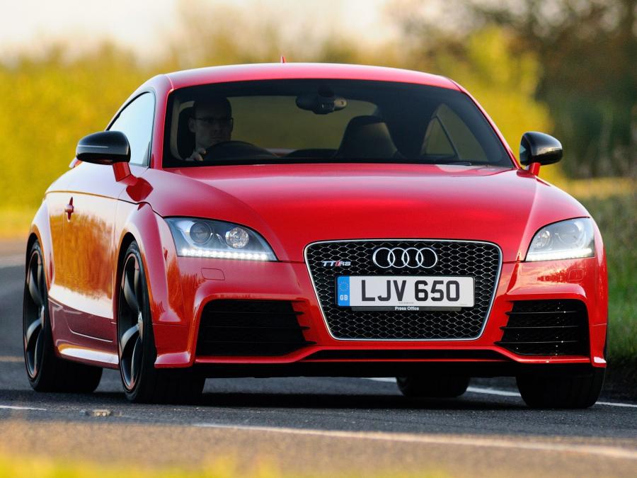  Audi TT RS Plus Coupe (8J) 2012 года  (UK) (фото 2 из 8)